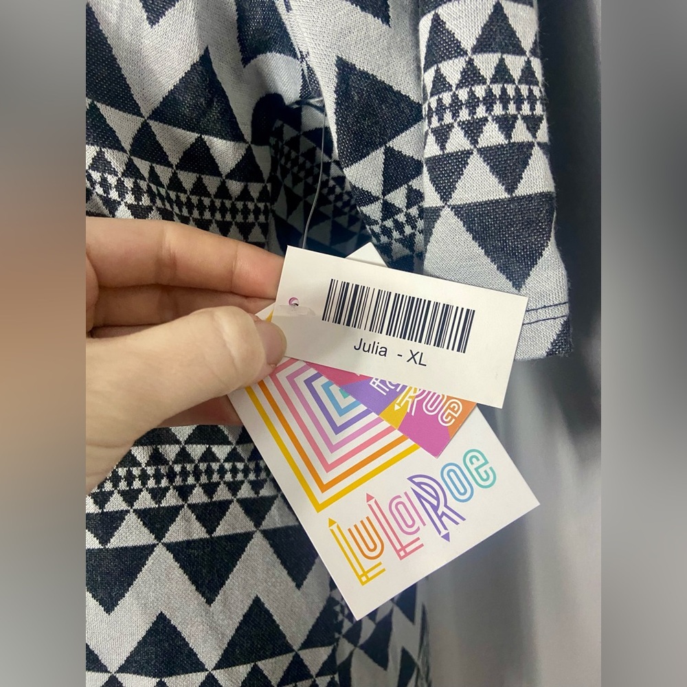LuLaRoe Julia Dress Black and White Geometric Textured Fabric Midi Form Fitting - Picture 4 of 7